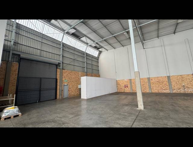766M² WAREHOUSE TO LET IN LINBRO PARK
